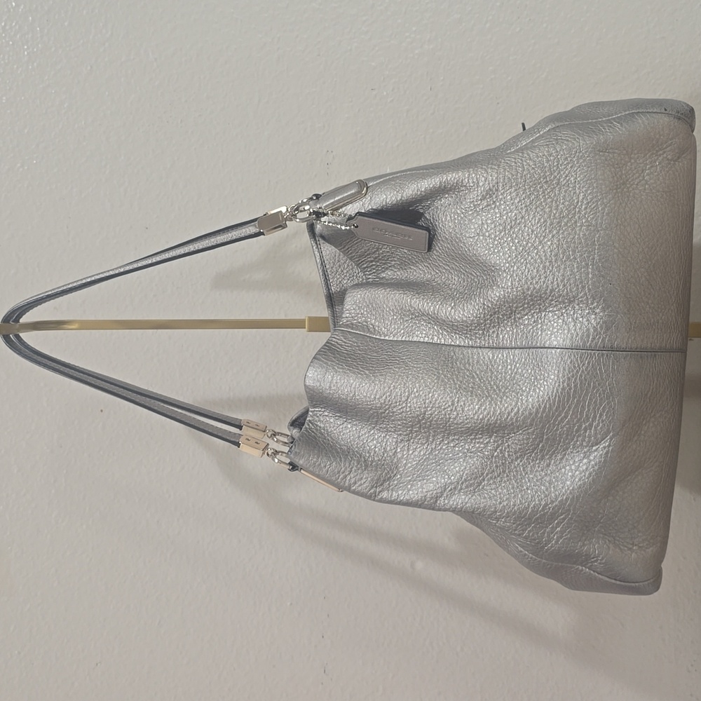 Coach Metallic Gold Pebbled Leather Shoulder Tote 🌻🌻